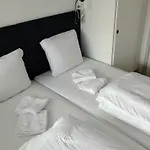 2 Rooms, Private Kitchen, Bathroom, And Garden. Maison d'hôtes