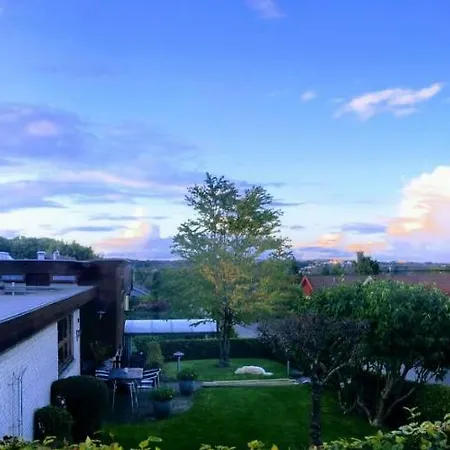 2 Rooms, Private Kitchen, Bathroom, And Garden. 게스트하우스 3*