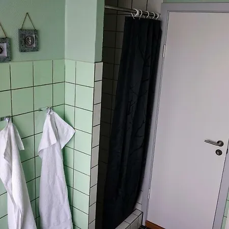2 Rooms, Private Kitchen, Bathroom, And Garden. Pensionat Århus