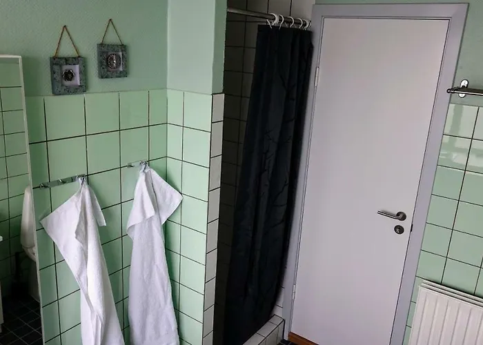 2 Rooms, Private Kitchen, Bathroom, And Garden. 게스트하우스 오르후스