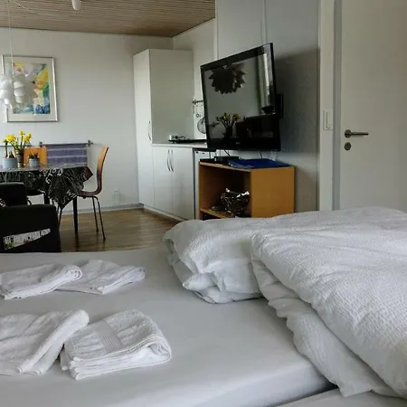 2 Rooms, Private Kitchen, Bathroom, And Garden. Aarhus